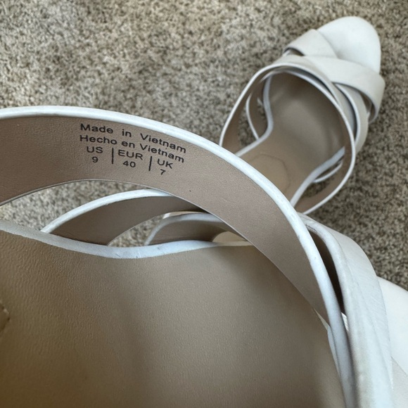 ALDO White Platform Block Heel Sandals | Casuarina Style | Size 9 - Picture 9 of 10